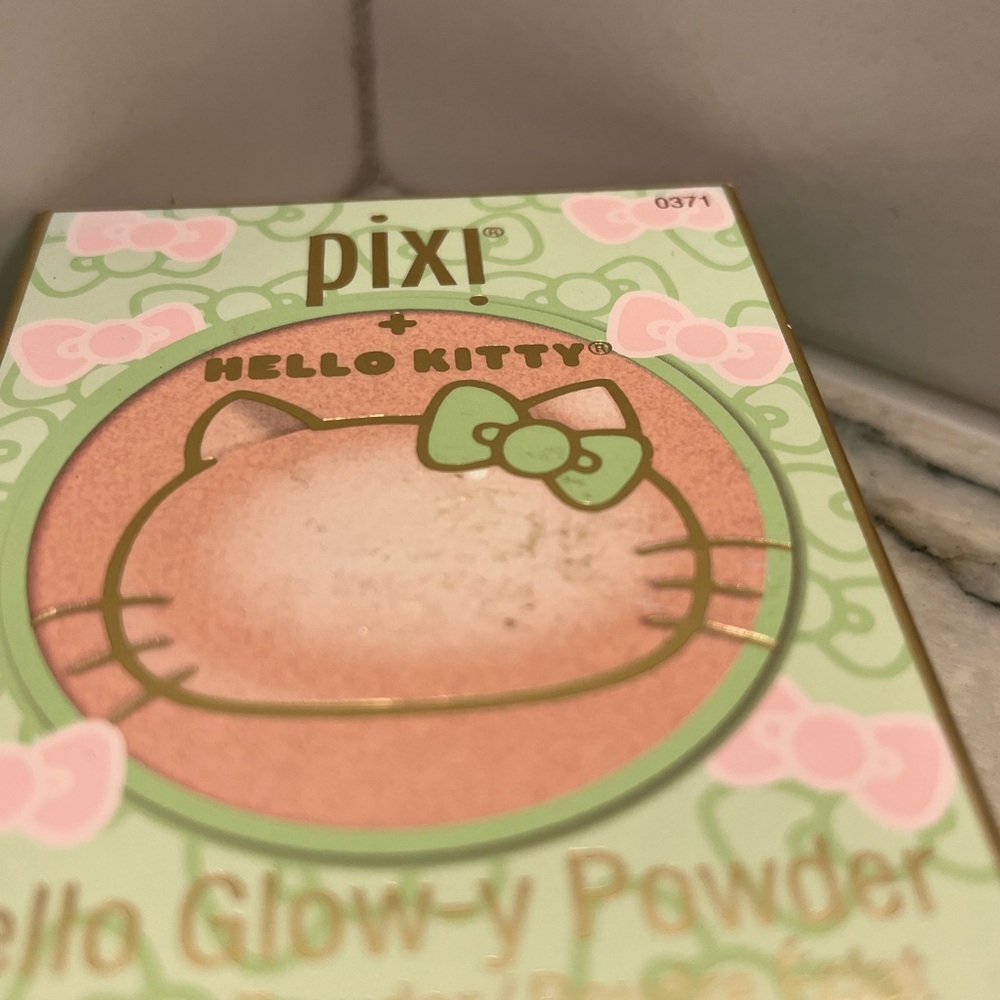 Pixi Hello Kitty Radiance Powder - Picture 7 of 9